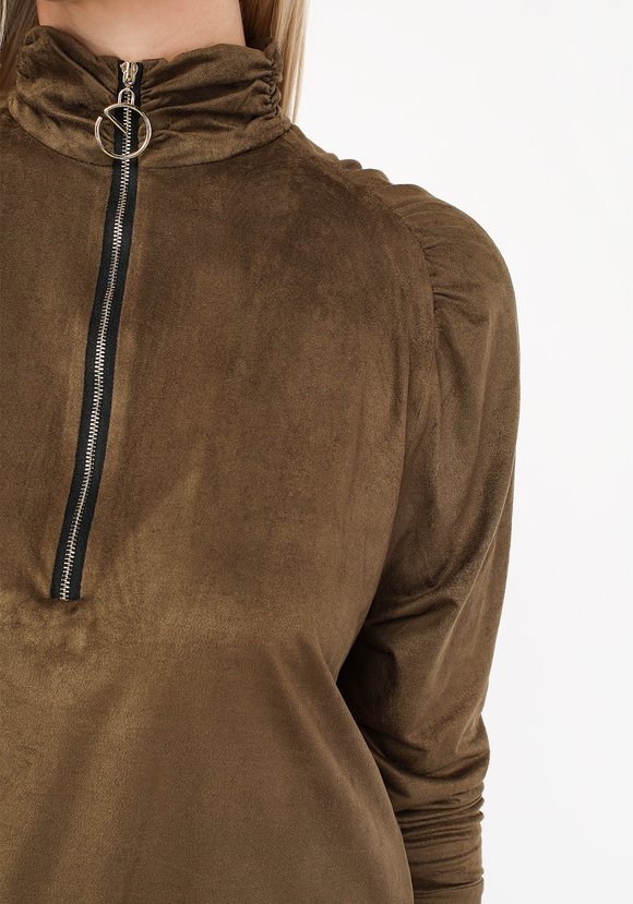 Блуза с драпировкой на рукавах шир.  580, рис. 4