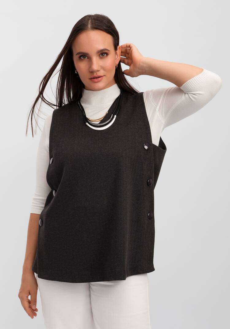 Жилет А-силуэта с дизайнерской застёжкой шир.  750, рис. 26
