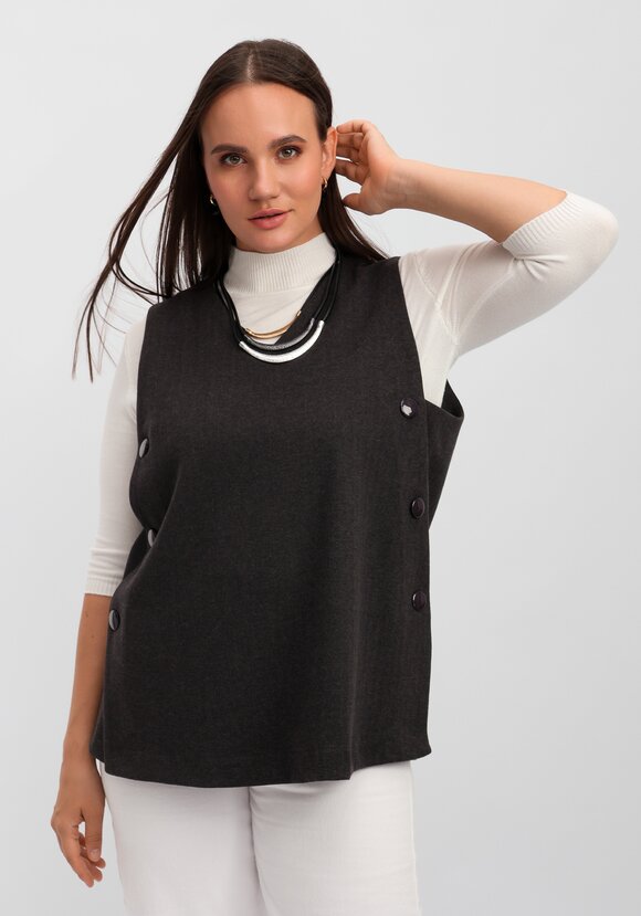 Жилет А-силуэта с дизайнерской застёжкой шир.  580, рис. 26