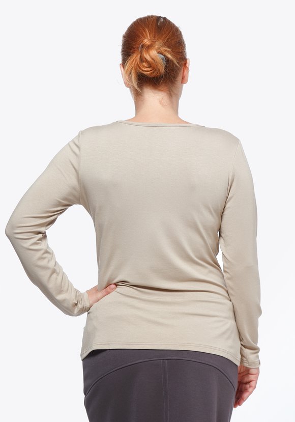 Лонгслив с V-образным вырезом шир.  580, рис. 8