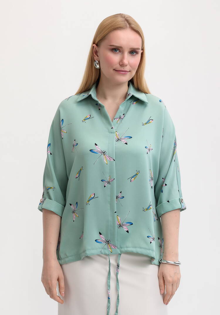 Блузка с принтом стрекозы шир.  750, рис. 9