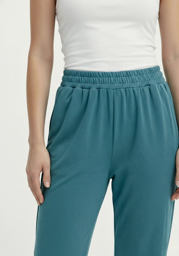 Брюки прямые трикотажные на резинке шир.  580, рис. 14