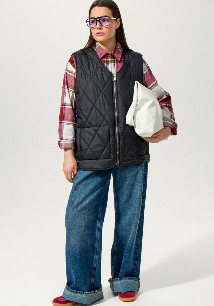 Жилет стеганый свободного кроя на молнии шир.  750, рис. 9