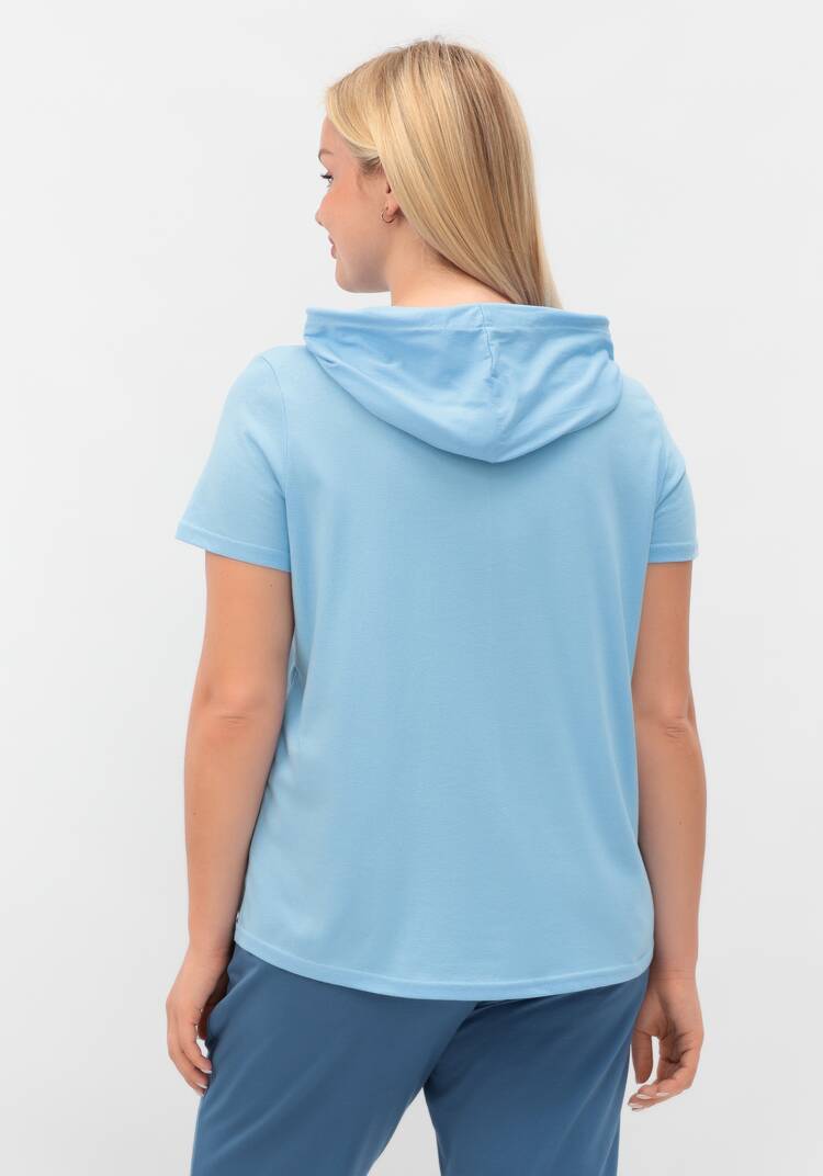 Футболка с капюшоном и лаконичным принтом шир.  750, рис. 21