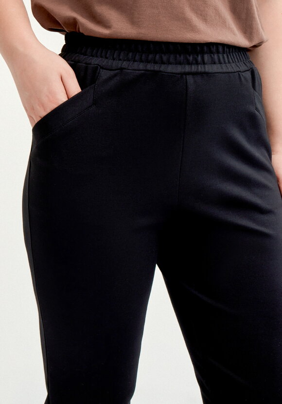 Брюки из джери с кокеткой по спинке шир.  580, рис. 5