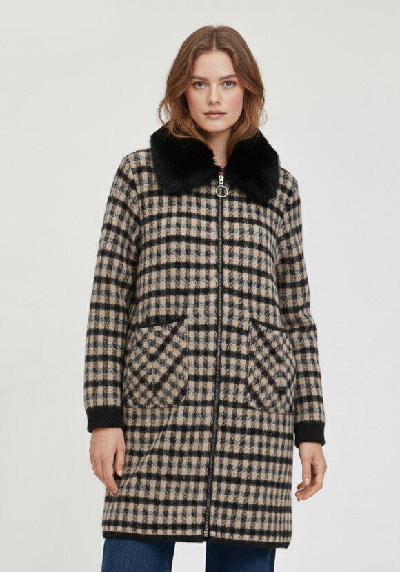 Пальто с отстегивающимся мехом шир.  580, рис. 4