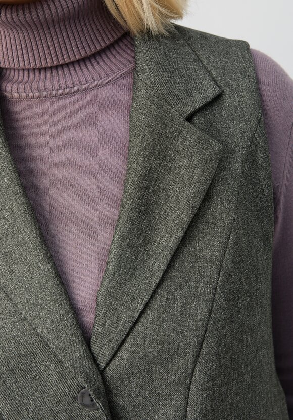 Жилет удлиненный с разрезами по бокам шир.  580, рис. 5