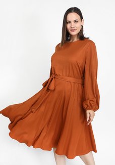 Платье однотонное с пышной юбкой