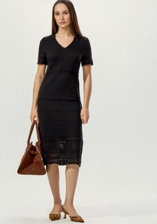 Платье прямого кроя с ажурным краем