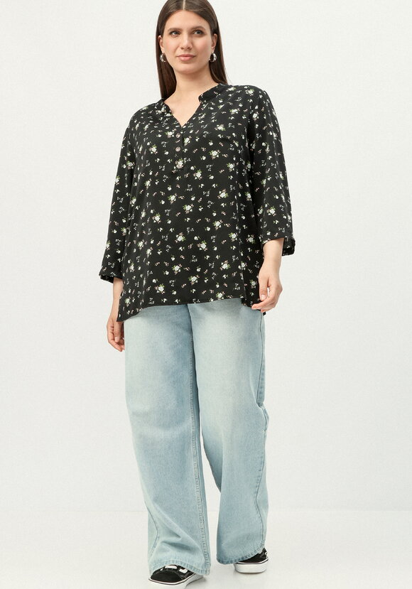 Блуза на пуговицах и разрезами по бокам шир.  580, рис. 25