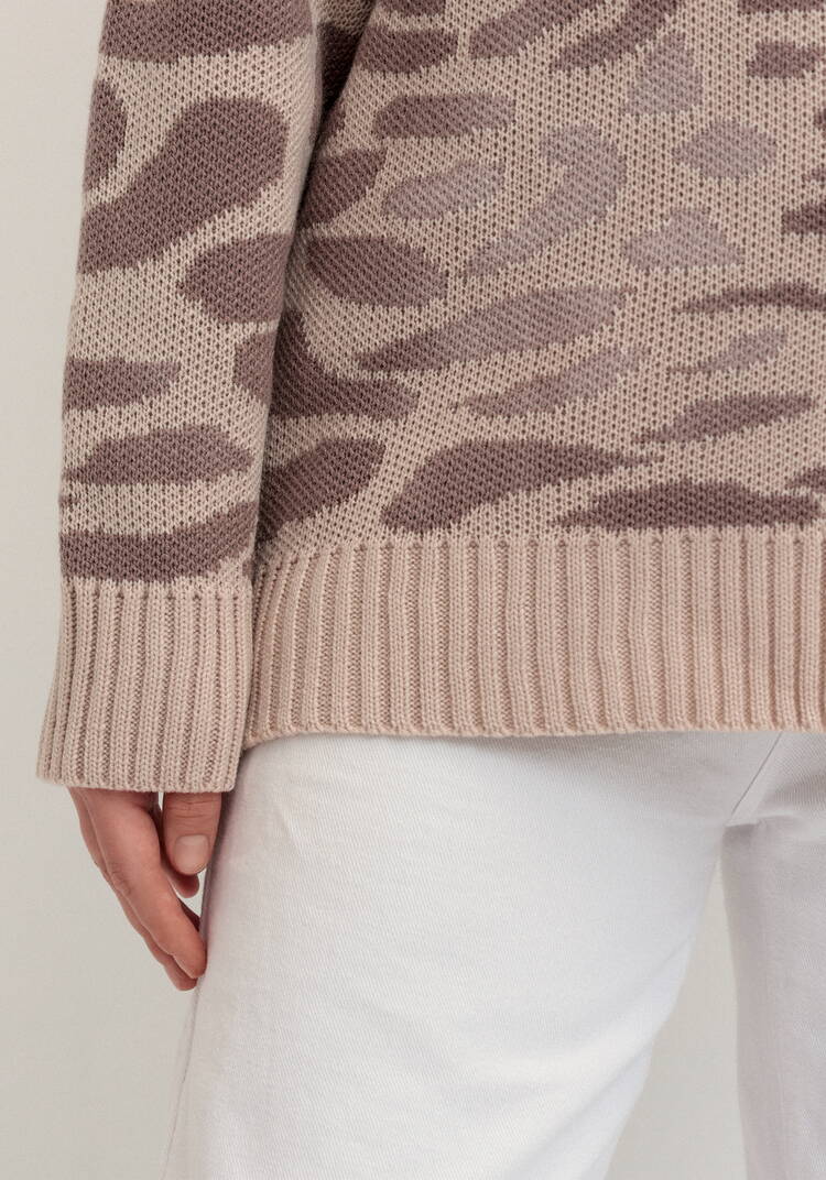 Джемпер с асимметричным расположением рисунка шир.  750, рис. 16