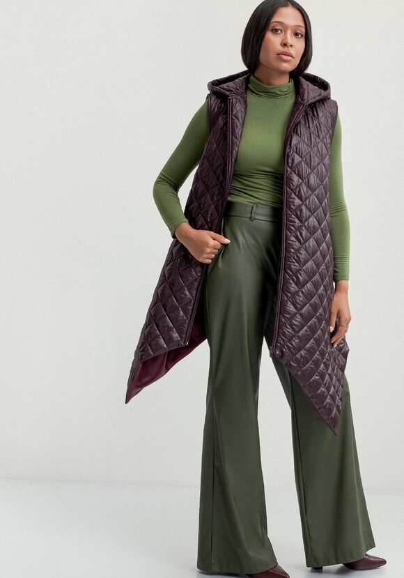 Жилет стёганый с ассиметричным низом шир.  580, рис. 10