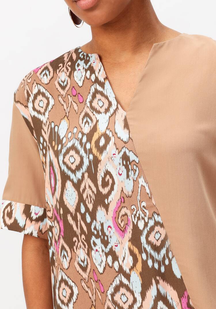 Костюм с асимметричными вставками шир.  750, рис. 7