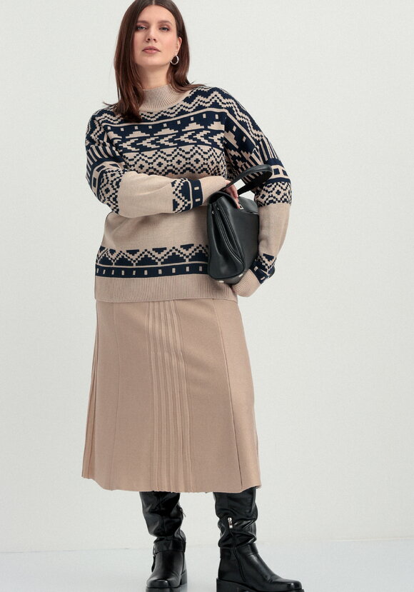 Свитер с геометрическим орнаментом шир.  580, рис. 8