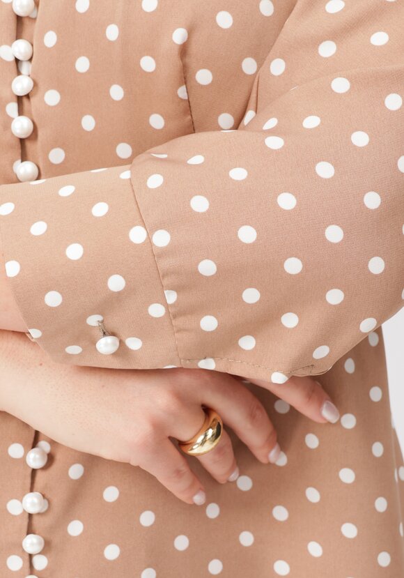 Платье в горох с V образным воротом шир.  580, рис. 13