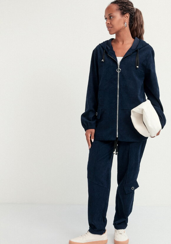 Куртка вельветовая с капюшоном на молнии шир.  580, рис. 34