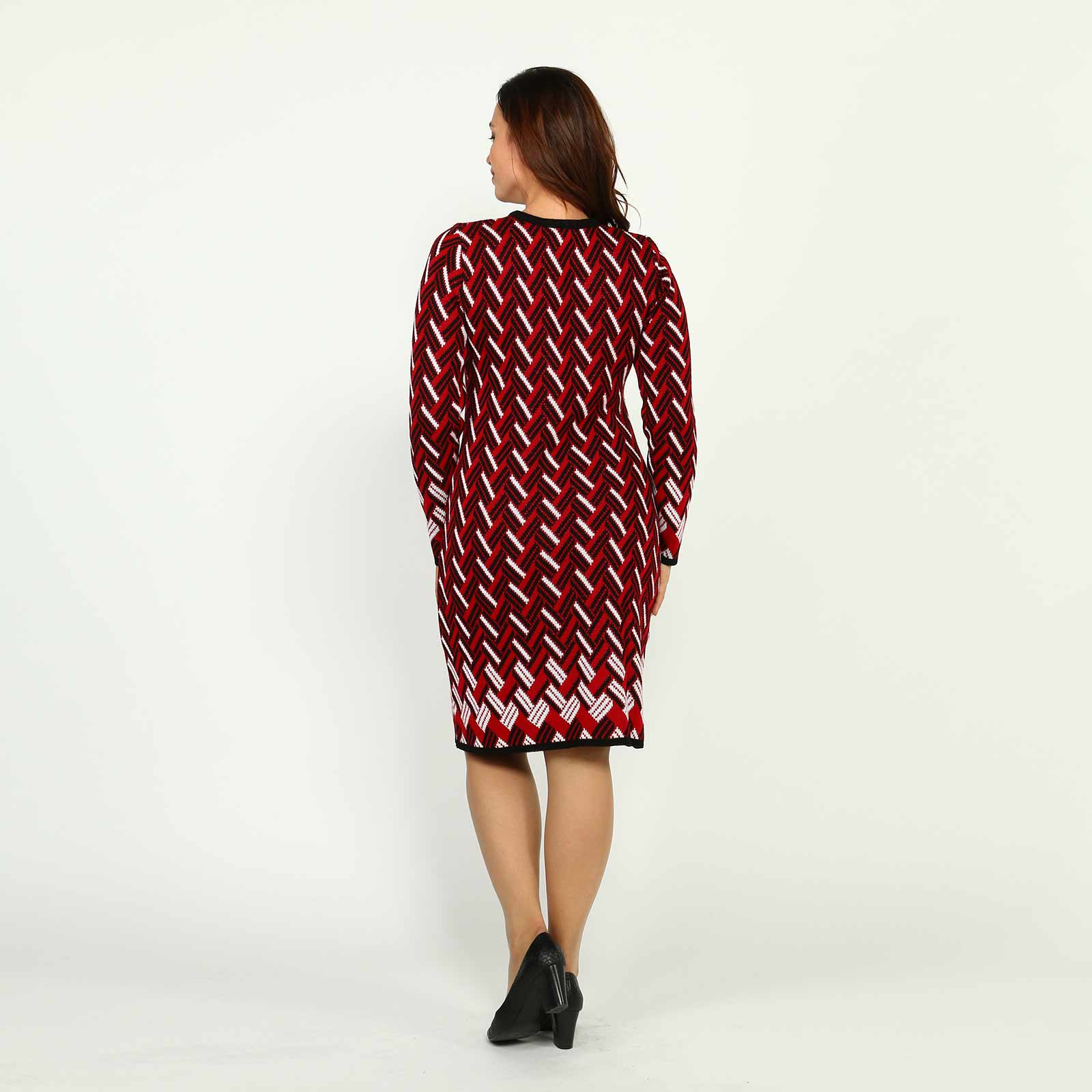 Платье вязаное с геометрическим рисунком VeraVo, размер 58, цвет кофейно-бежевый - фото 9