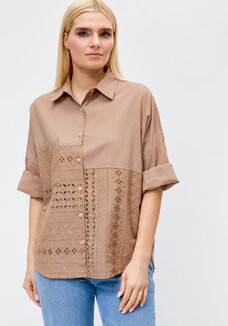 Рубашка женская с вышивкой по низу