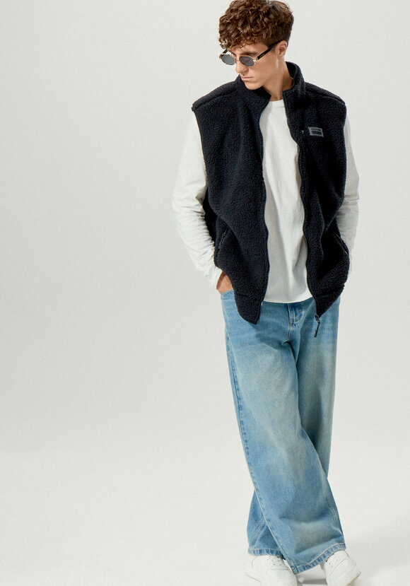 Жилет утеплённый с карманами на молнии шир.  580, рис. 10