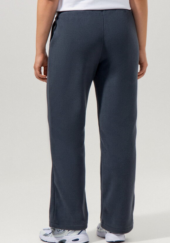 Брюки прямые из флиса шир.  580, рис. 11