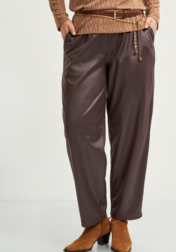 Брюки прямые с поясом на резинке шир.  580, рис. 10