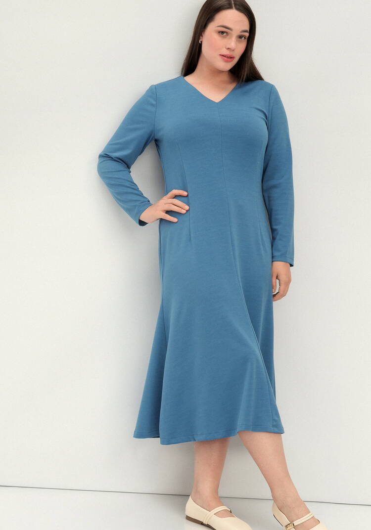 Платье длины миди с V-образным воротником шир.  750, рис. 8