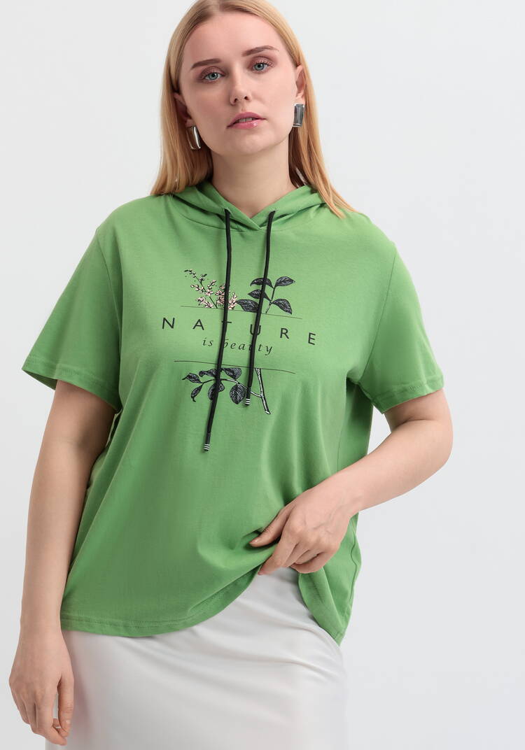 Футболка с капюшоном и принтом шир.  750, рис. 21