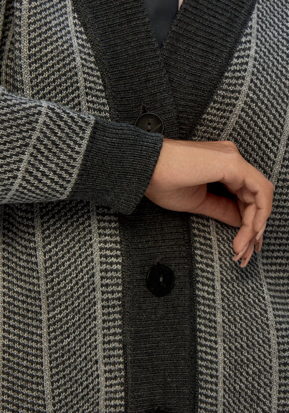 Кардиган монохромный с вертикальной полосой шир.  580, рис. 5