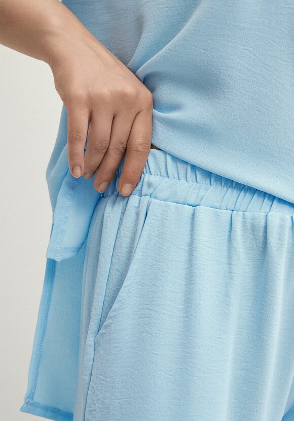 Костюм брючный с лаконичным принтом шир.  580, рис. 9