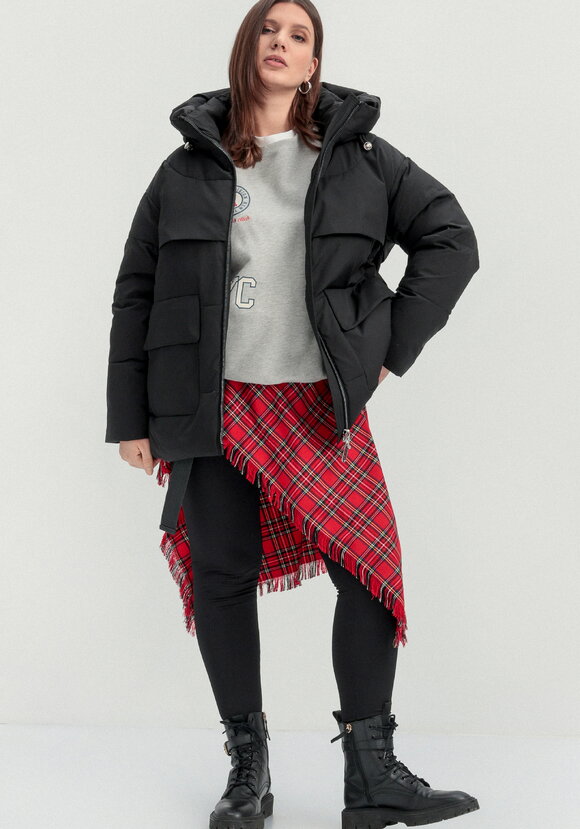 Пуховик стеганый с накладными карманами шир.  580, рис. 43