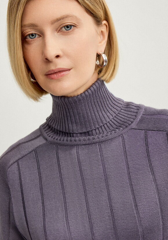 Джемпер удлиненный по спинке с высоким горлом шир.  580, рис. 18