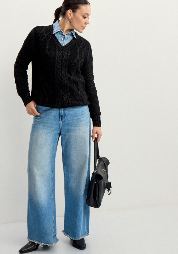 Джемпер с V-образным вырезом и косами шир.  580, рис. 2