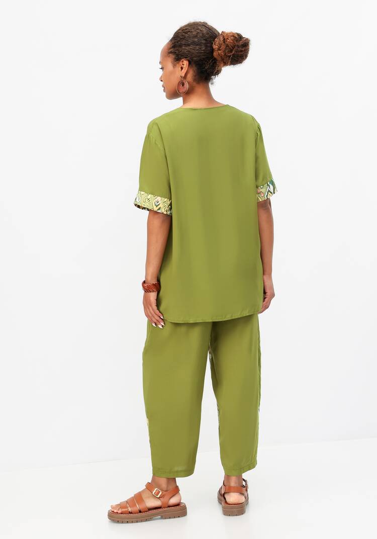 Костюм с асимметричными вставками шир.  750, рис. 12