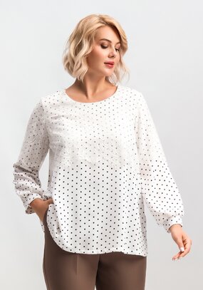 Блуза с кружевом по плечам