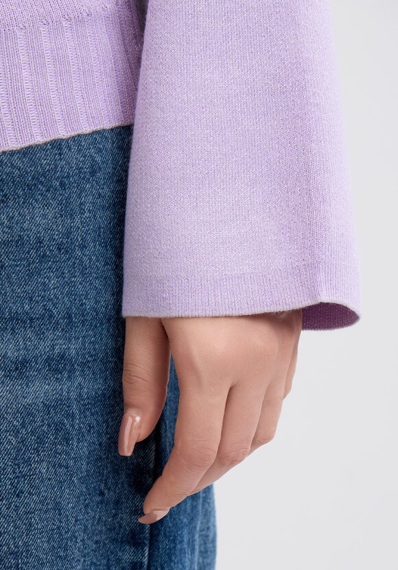 Джемпер с округлым вырезом горловины шир.  580, рис. 12