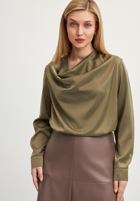 Блуза шелковая с воротником-хомутом шир.  580, рис. 10