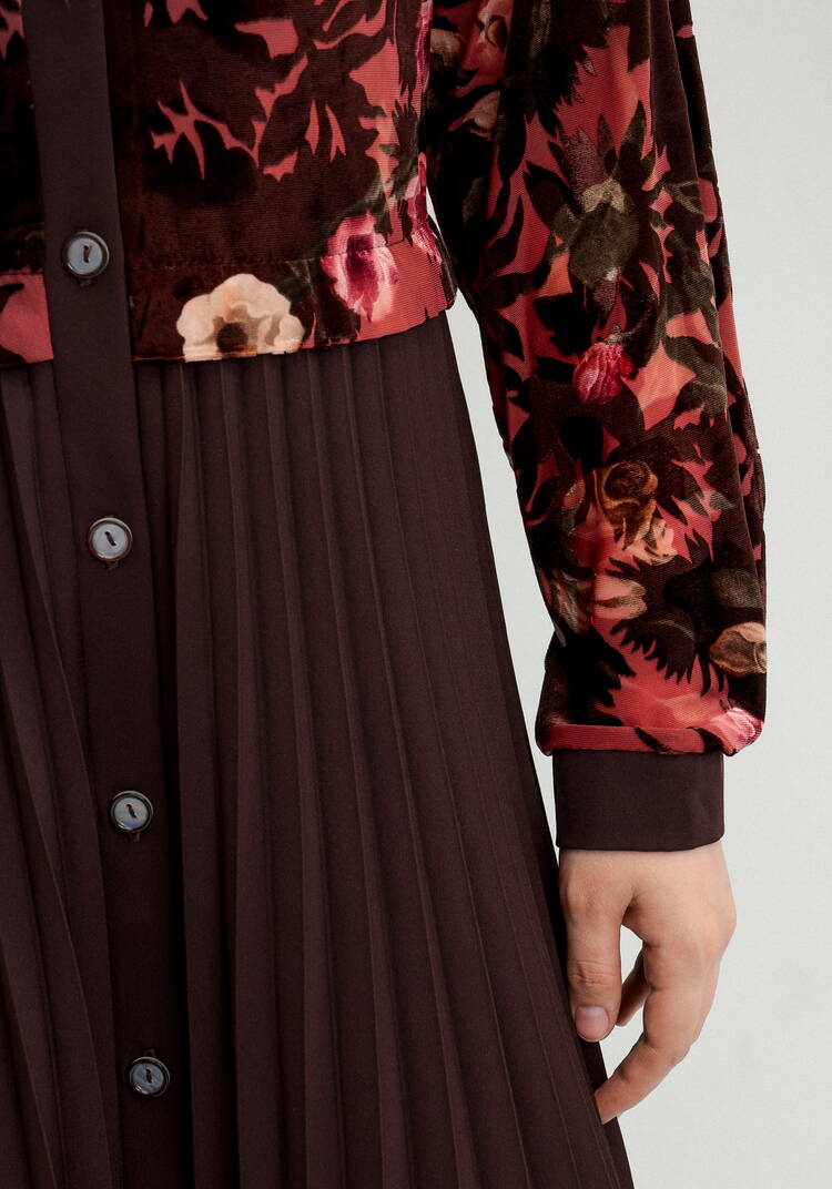 Платье с отрезной кокеткой и юбкой плиссе шир.  750, рис. 21