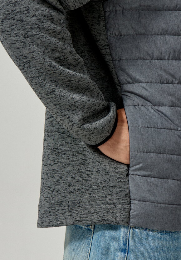 Куртка стеганая с рукавами из трикотажа шир.  580, рис. 7