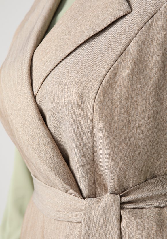 Жилет двубортный однотонный шир.  580, рис. 9