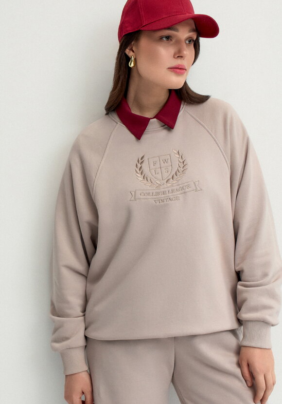 Свитшот с декором на груди шир.  580, рис. 1