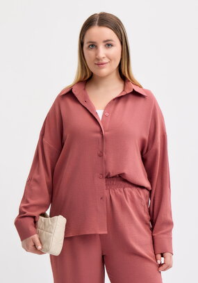 Рубашка свободного кроя с ассиметричным низом