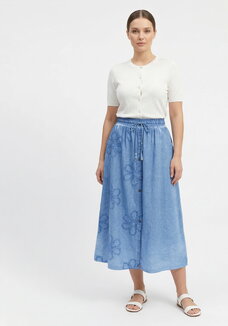 Юбка с объемным узором