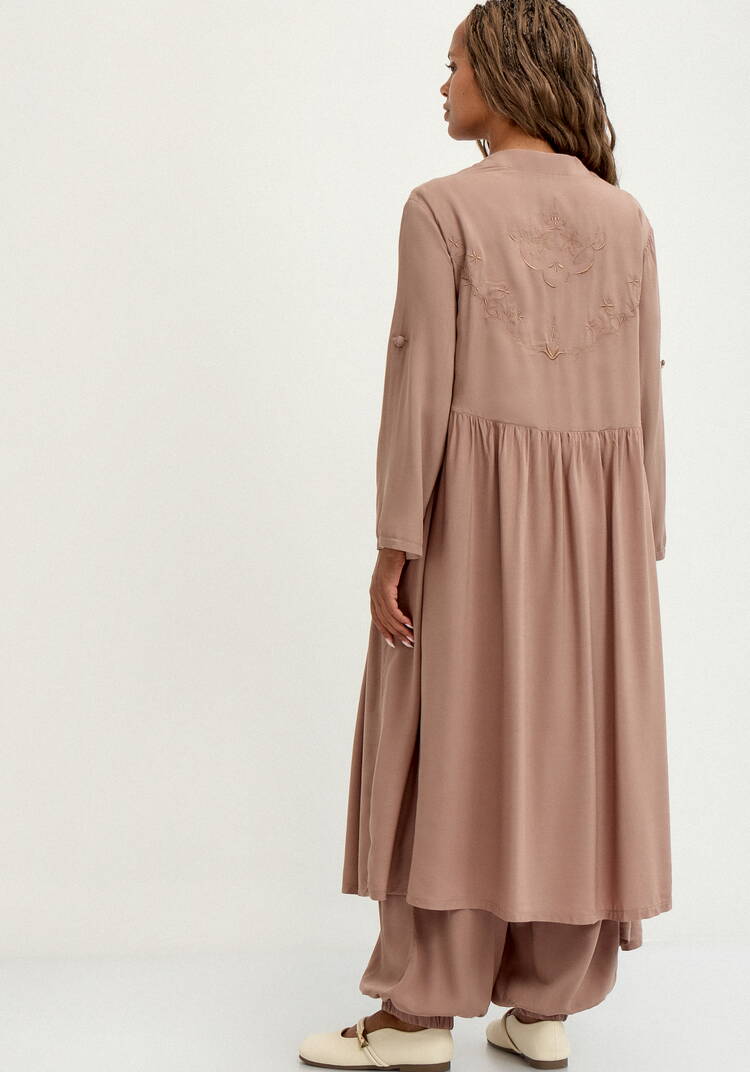 Рубашка с вышивкой на кокетке шир.  750, рис. 36