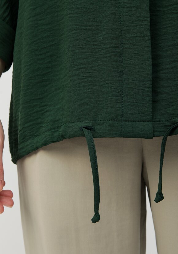 Блуза с патой на рукавах шир.  580, рис. 34