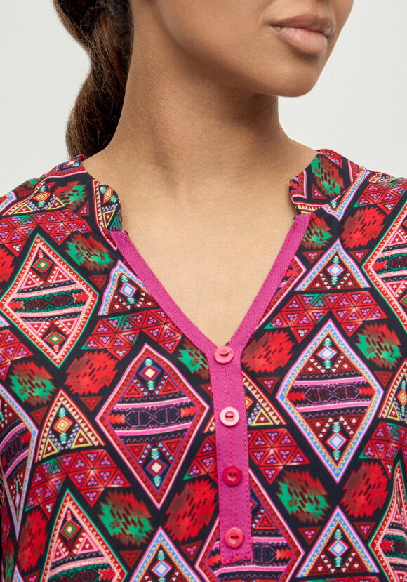 Блуза из штапеля с этническим рисунком шир.  580, рис. 20