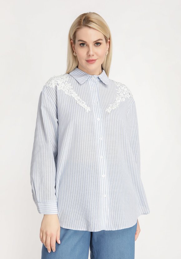 Рубашка в полоску с цветочной нашивкой шир.  580, рис. 2