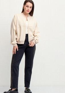 Джинсы со змеиным принтом и напылением