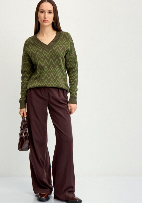 Джемпер c V образным вырезом шир.  580, рис. 8