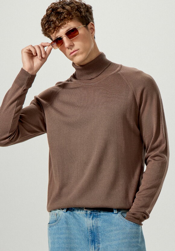 Свитер базовый с высоким воротом шир.  580, рис. 31