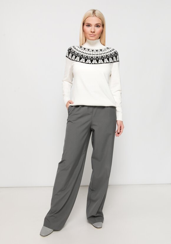 Джемпер с орнаментом на груди шир.  580, рис. 2